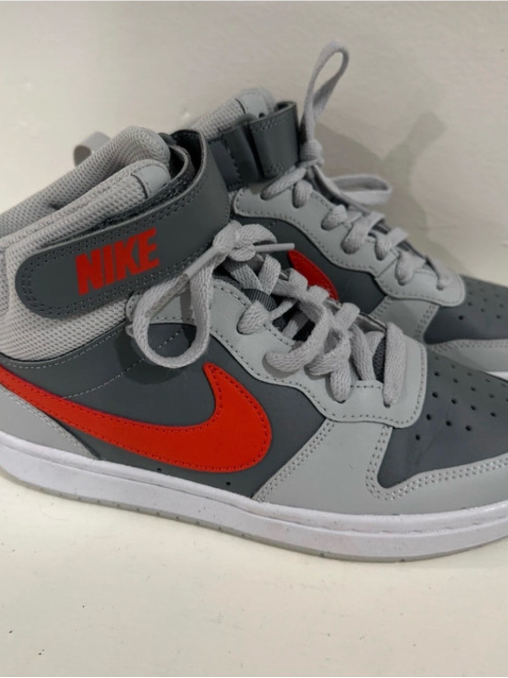 Nike Kids Mid-Top Sneakers in Gray with Red Swoosh